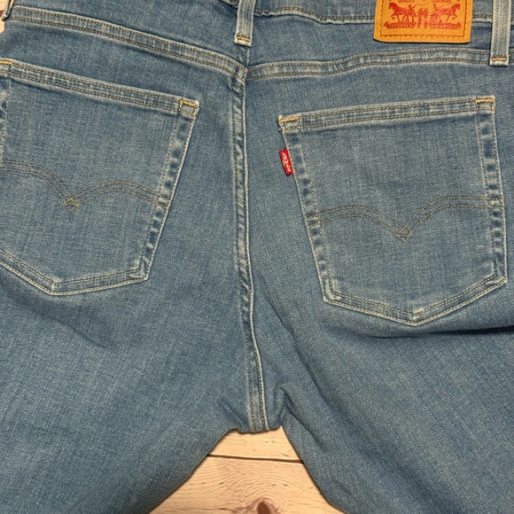 NWOT Levi's Women's Straight Leg Blue Jeans - Picture 5 of 13